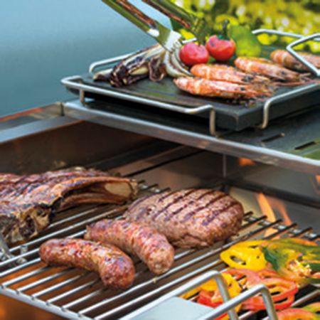 Cookers of Distinction Awesome Meat